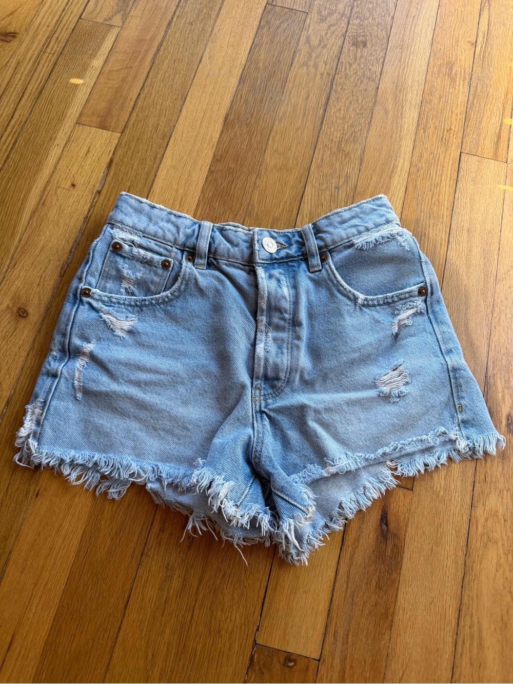 Zara lightwash denim shorts